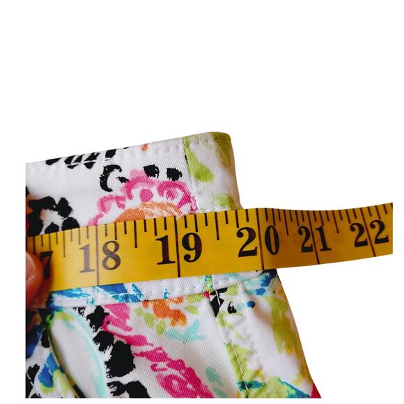 CJ Banks Women's 18W Plus Skorts White Bright Colors Floral Paisley Cottonblend - Picture 7 of 8